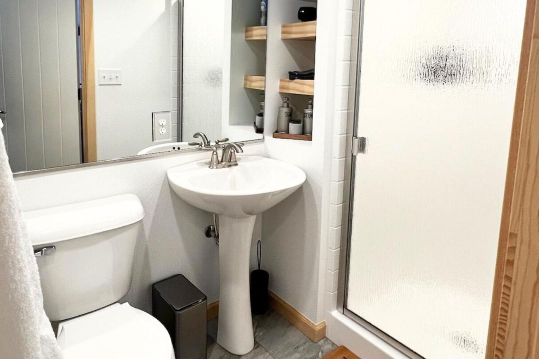 Photo of Bathroom in Pine Valley