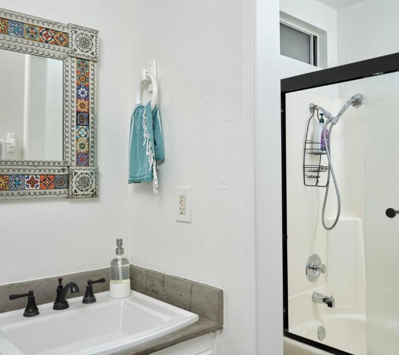 Photo of Bathroom in Baywood Park