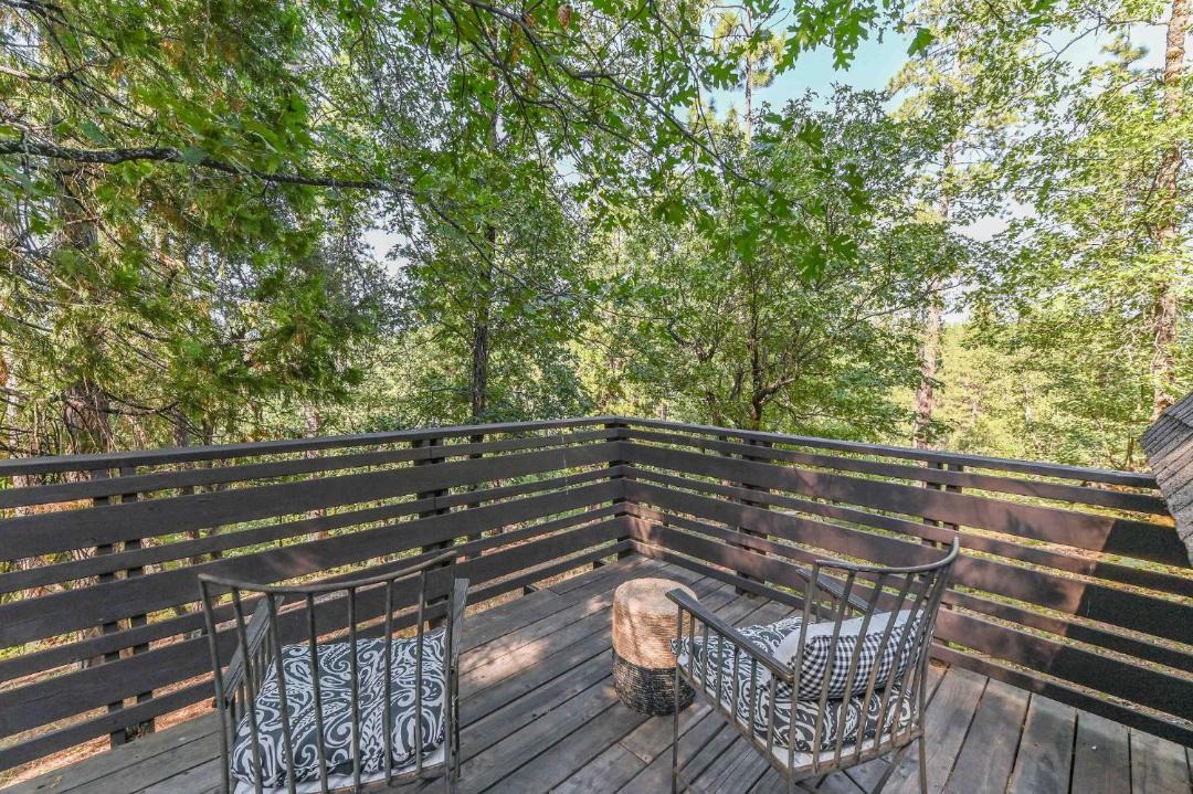 Photo of Patio Balcony in Hathaway Pines