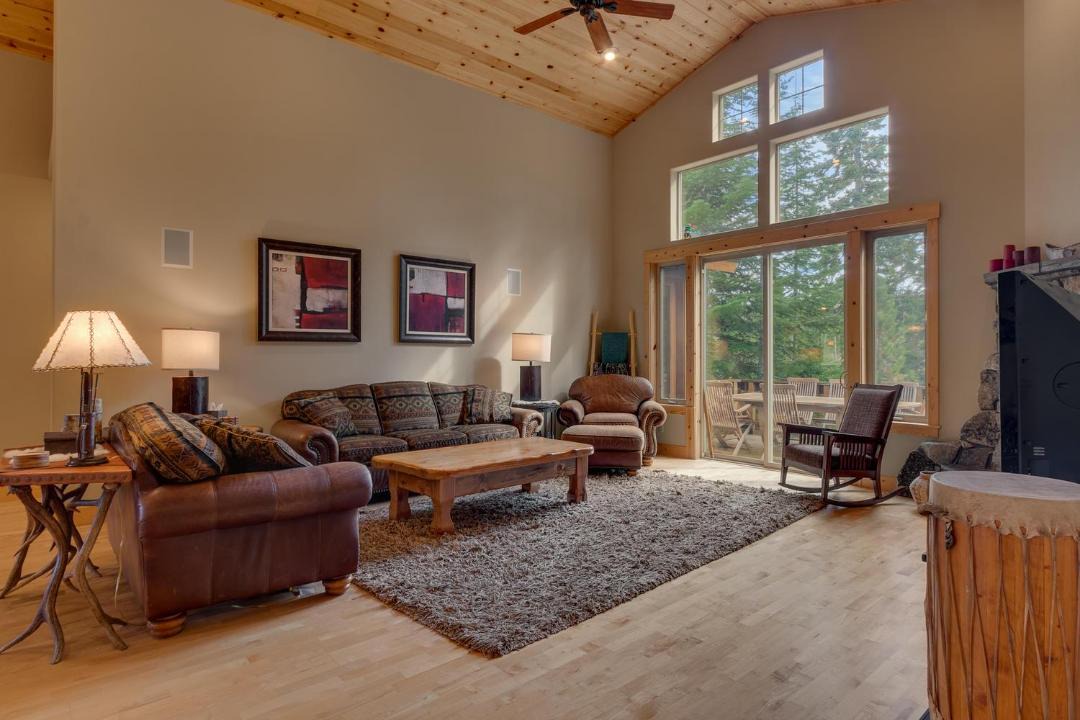 Photo of Livingroom in Truckee
