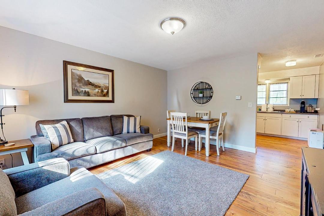 Photo of Livingroom in Oak Grove