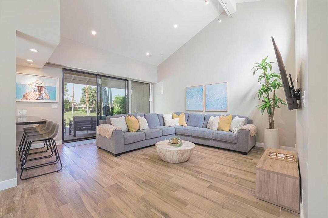 Photo of Livingroom in Palm Desert