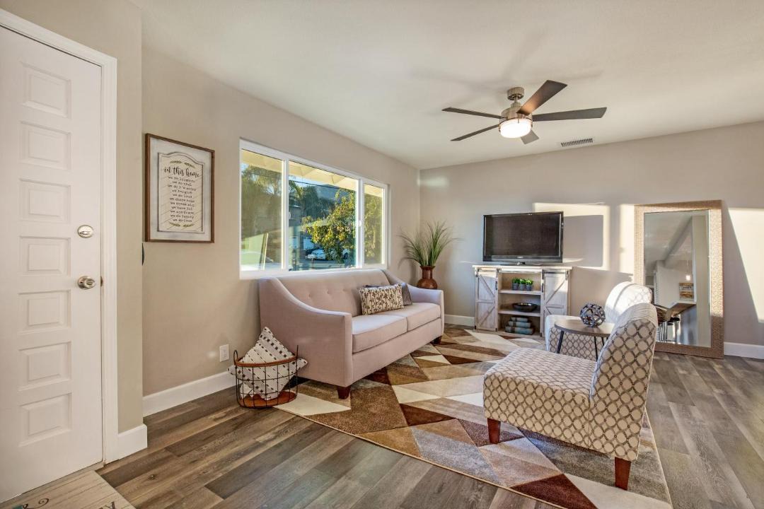 Photo of Livingroom in San Antonio Heights