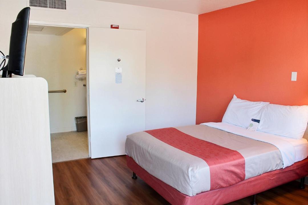Photo of Bedroom in Atascadero