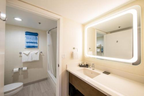 Photo of Bathroom in Motel District