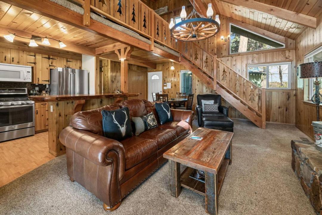 Photo of Livingroom in Whispering Forest
