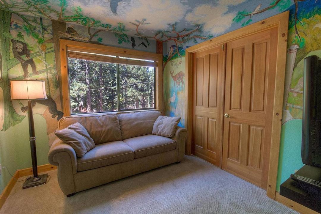 Photo of Livingroom in Montgomery Estates