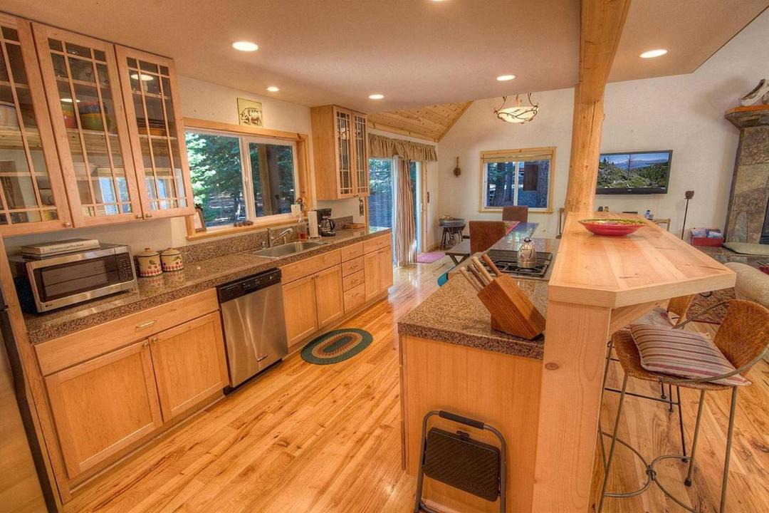 Photo of Livingroom in Tahoma