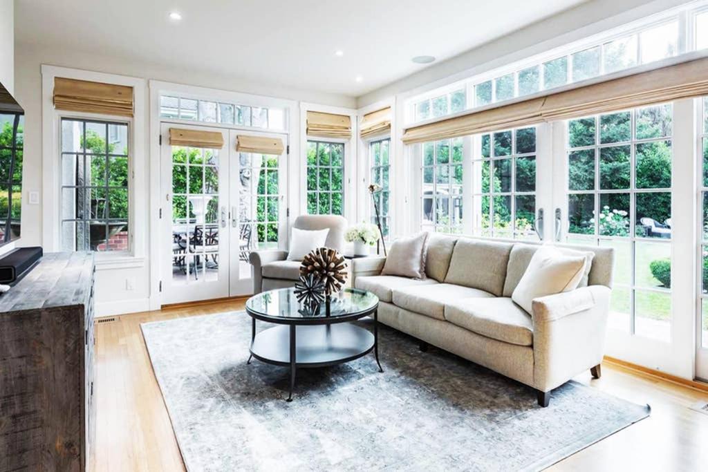 Photo of Livingroom in Old Palo Alto