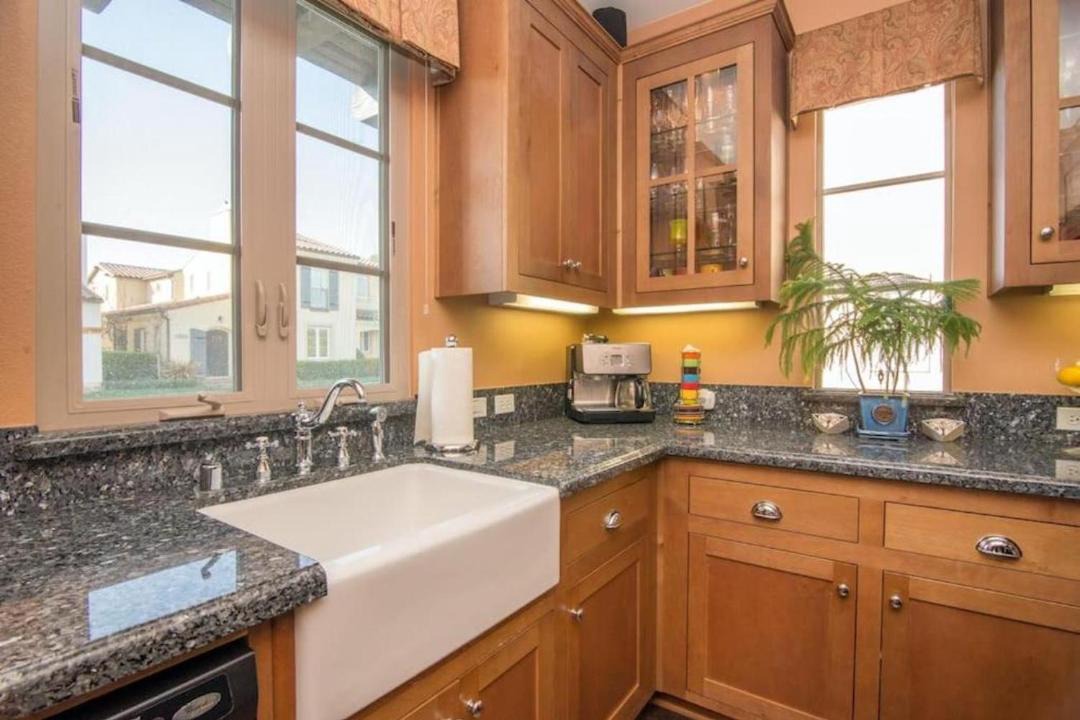 Photo of Kitchen in Newhall