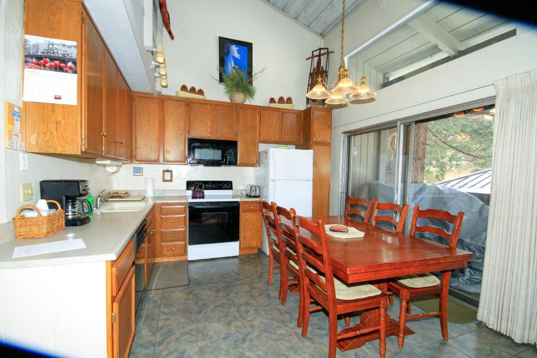 Photo of Kitchen in Mammoth Lakes