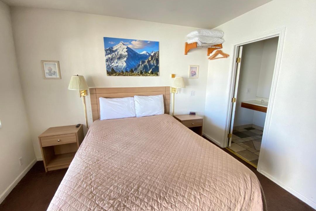 Photo of Bedroom in Big Pine
