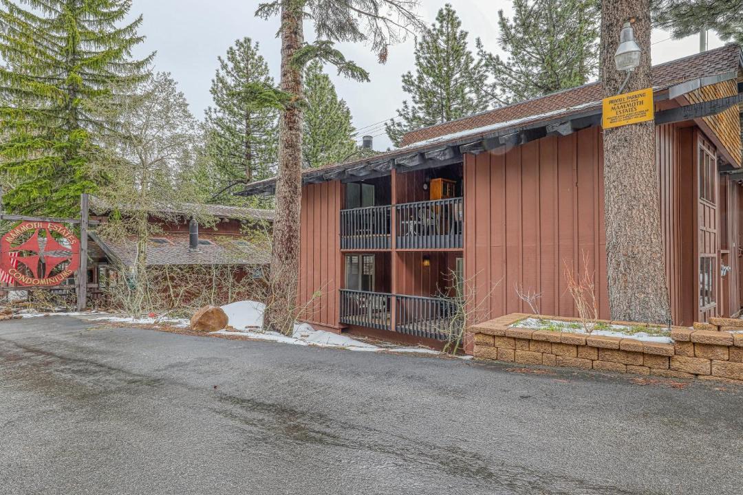 Photo of Buildings in Mammoth Lakes