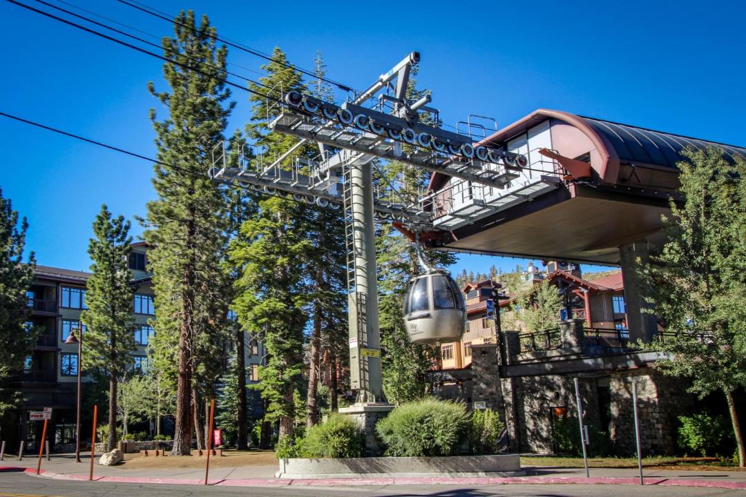 Photo of Buildings in Mammoth Lakes