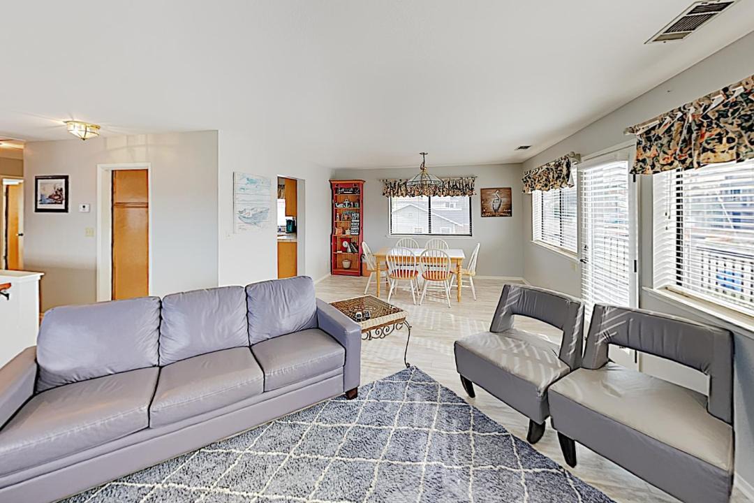 Photo of Livingroom in Oceano