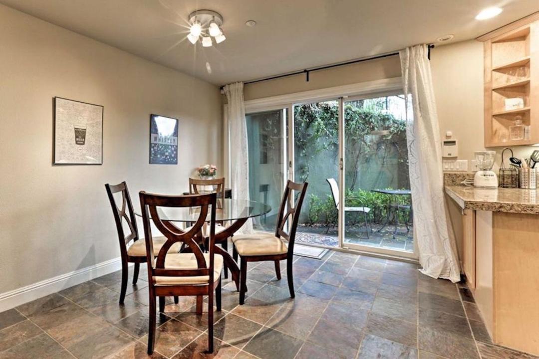 Photo of Livingroom in San Carlos
