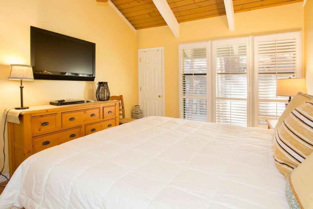 Photo of Bedroom in Mammoth Lakes