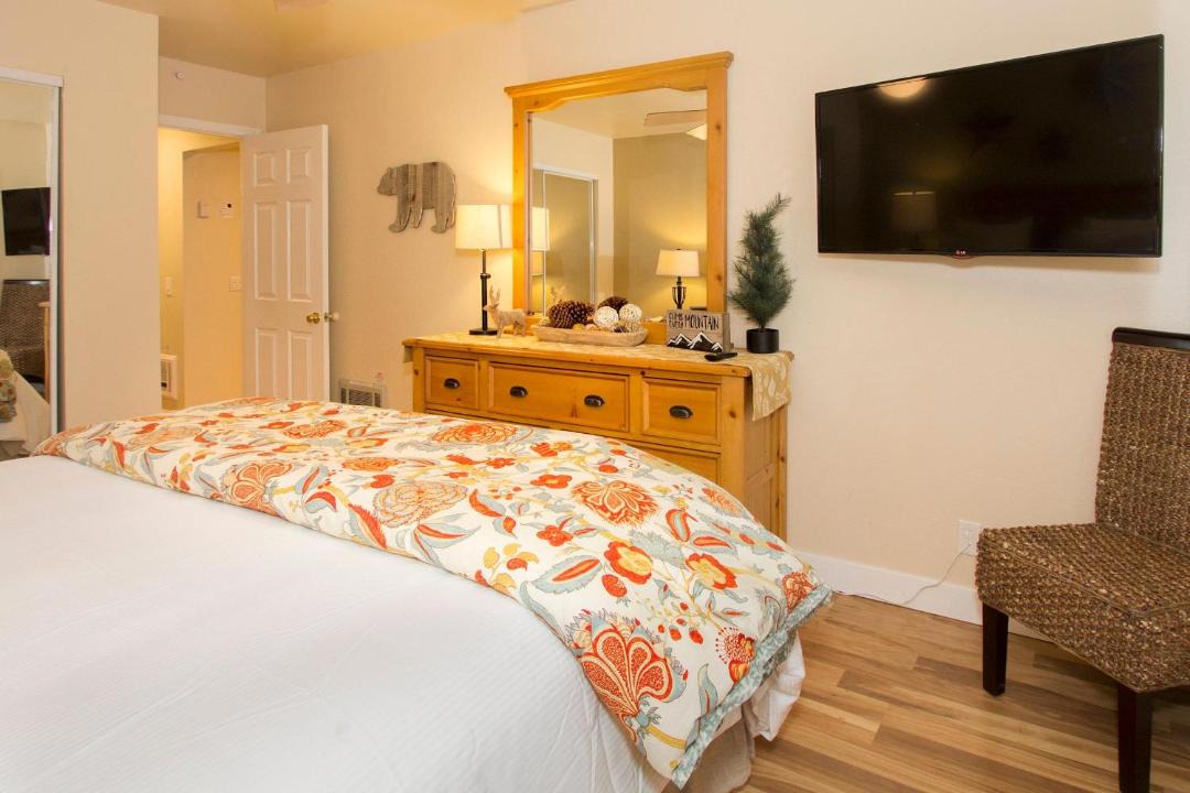Photo of Bedroom in Mammoth Lakes