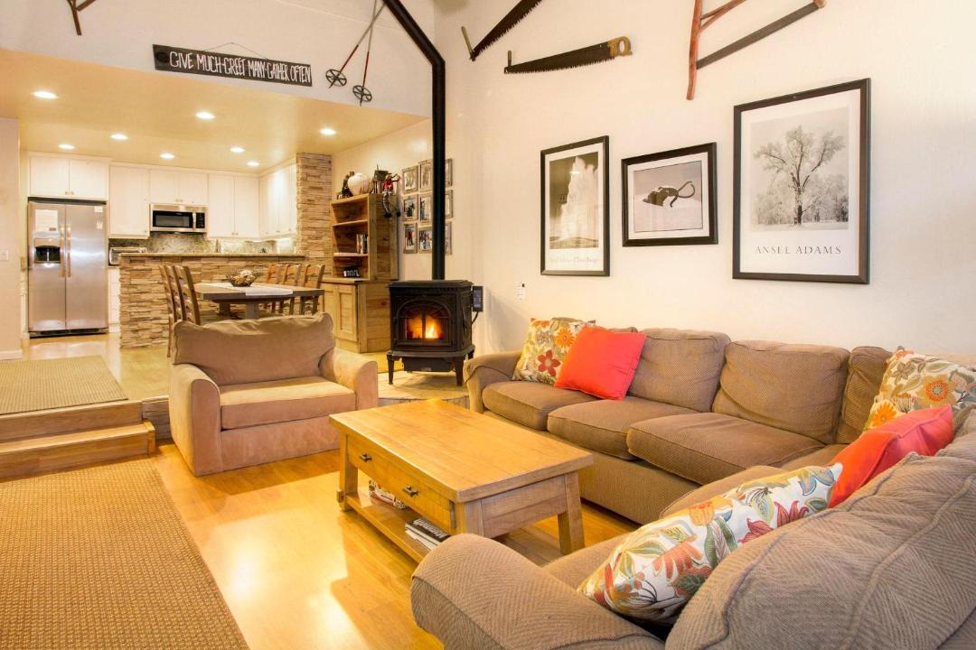 Photo of Livingroom in Mammoth Lakes