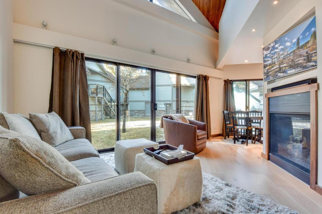 Photo of Livingroom in Tahoe Keys