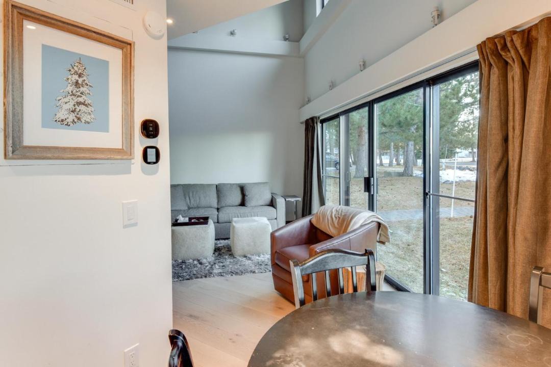 Photo of Livingroom in Tahoe Keys