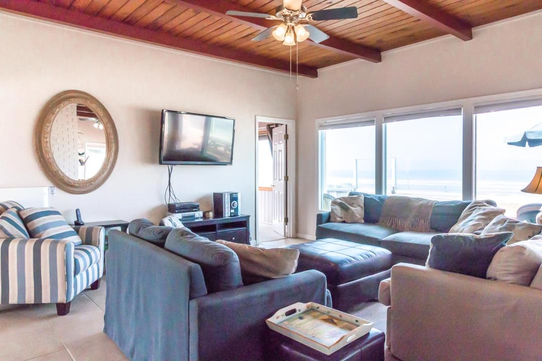 Photo of Livingroom in Oceano