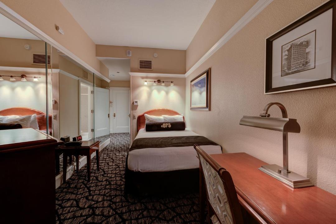 Photo of Bedroom in Gaslamp Quarter