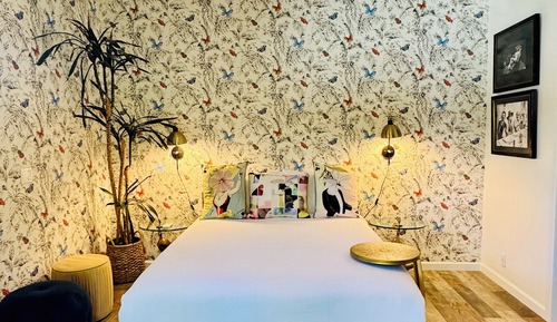 Paris Queen Room