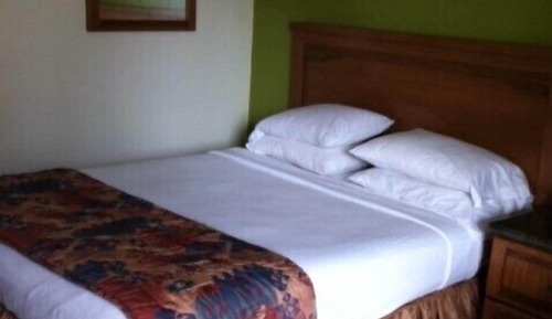 Economy Room