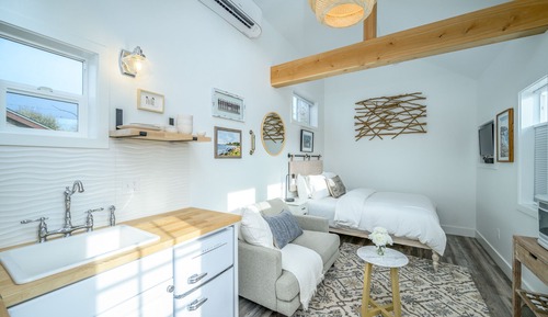 Deluxe Cottage, 1 Queen Bed, Courtyard View