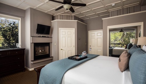 Creekside King Room 1