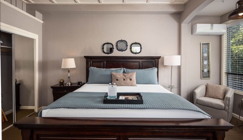 Creekside Queen Room 2