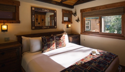 Luxury Cabin, Ensuite, Garden View (Anniversary Cabin 15)