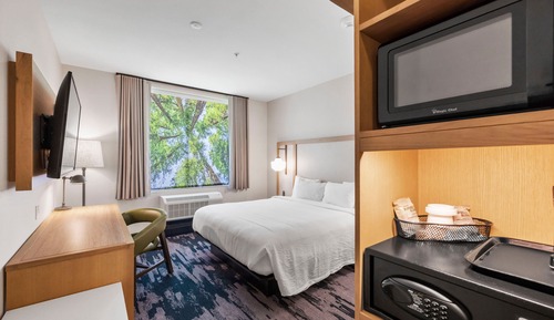 Room, 1 King Bed, Hearing Accessible