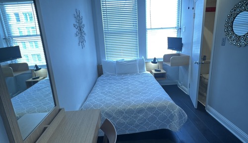 Compact Solo Room
