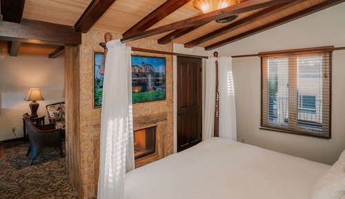Deluxe Room, 1 King Bed