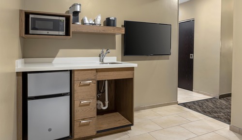 Suite, 1 King Bed, Non Smoking, Refrigerator & Microwave (with Sofabed)