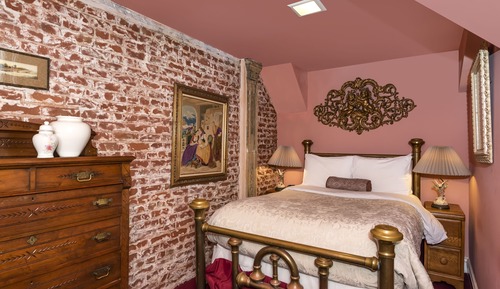 Standard Quadruple Room, Ensuite (Lillie Langtry Economy Su)
