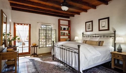 Standard Room, 1 King Bed, Mountain View (Thessaly Room)