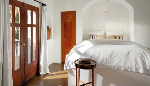Standard Suite, 1 Queen Bed, Mountain View