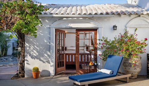 Standard Room, 1 Queen Bed, Pool View (Adobe Room)