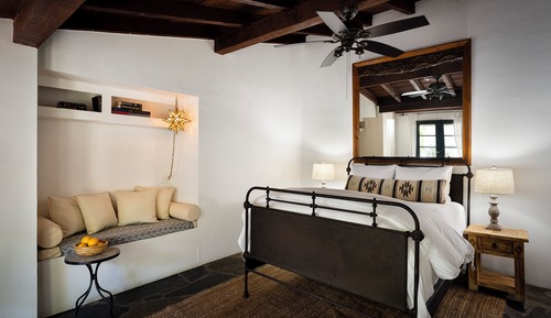 Standard Room, 1 Queen Bed, Mountain View (Byzantium Room)