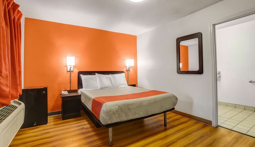 Standard Room, 1 Double Bed, Smoking, Refrigerator & Microwave