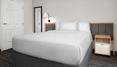 Suite, 2 Bedrooms, 2 Queen Beds and a Sofa Bed (Mobility Accessible, Roll-In Shower)