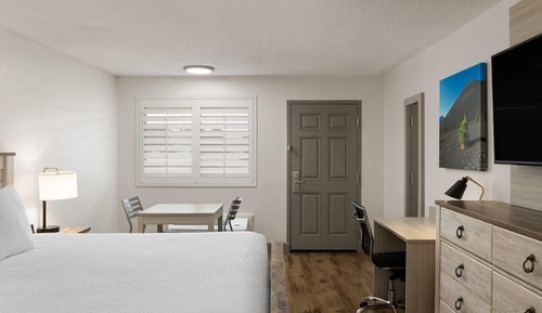 Room, 1 King Bed, Non Smoking