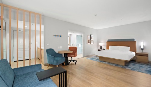 1 King Studio Suite, Hearing Accessible