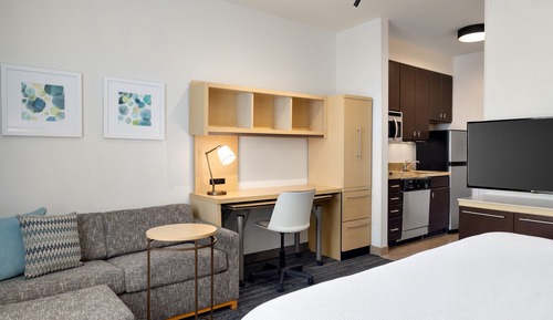 Studio, 1 King Bed (Mobility/Hearing Access, Roll-In Shwr)