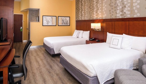 Room, 2 Queen Beds (Mobility/Hearing Accessible, Tub)