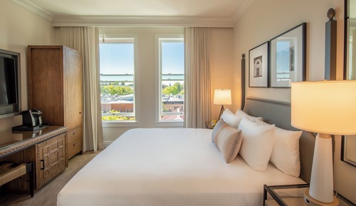 Deluxe Room, 1 King Bed