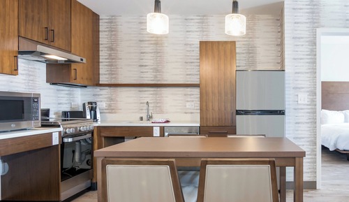 Suite, 2 Bedrooms (Full Kitchen)